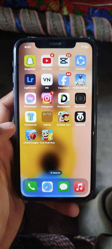 iPhone 11 64 GB JV ( With Box) 5