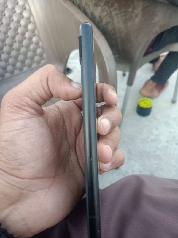 i need money thats why i m selling my google pixel 6a urgently 2