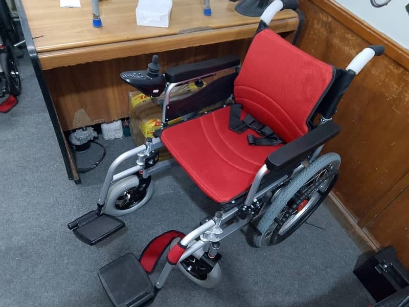 Electric Wheelchair Hajj Full Foldable / Light Weight Hajj Umrah 120kg 8