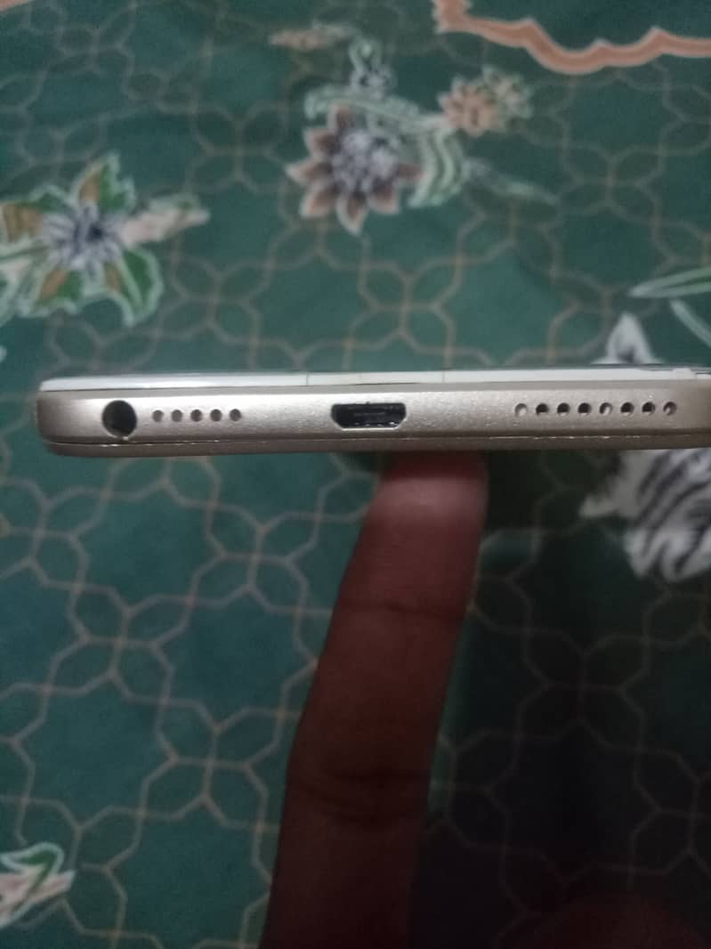 Oppo f1s 4/32 Best condition 6