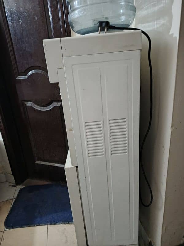 Canon Water dispenser with refrigerator 3