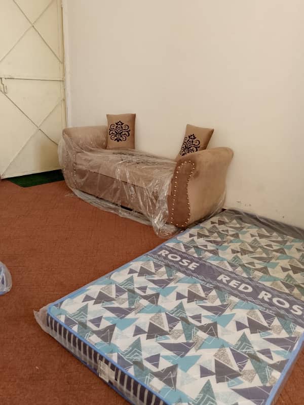 1 MARLA fully furnished flat available for rent in militry accounts society collage road lahore 0