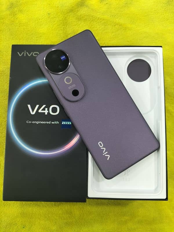 vivo V40 5G 0