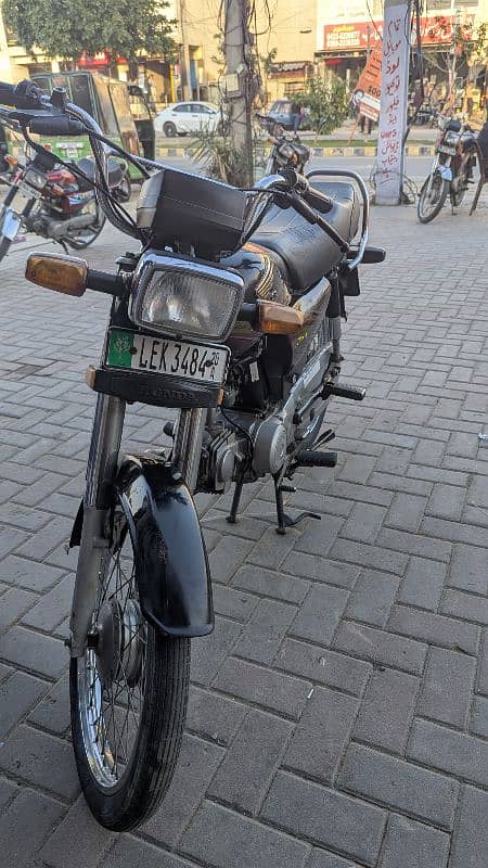 Honda cd 70cc Black with Black Mudd Guards 0