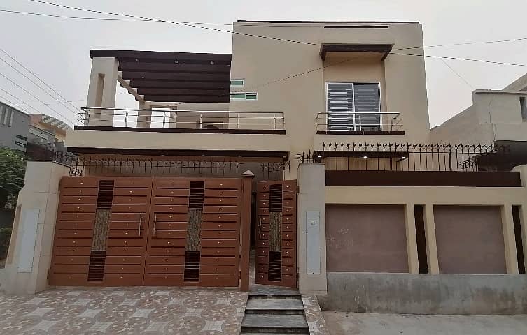 Premium Corner 10 Marla House Is Available For sale In Lahore 0