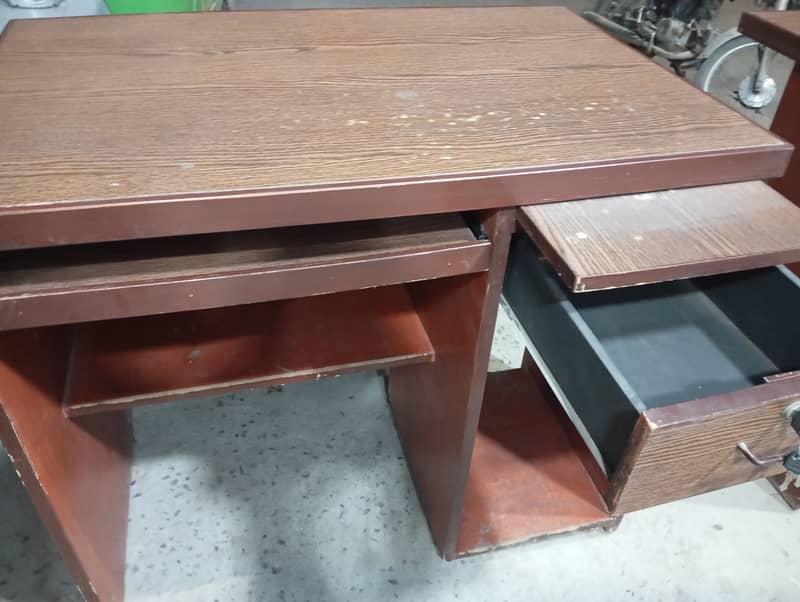 Computer tables urgent sale 3