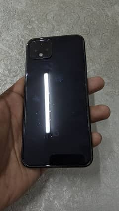 google pixel 4 in good condition 10/9 only phone and 3 covers