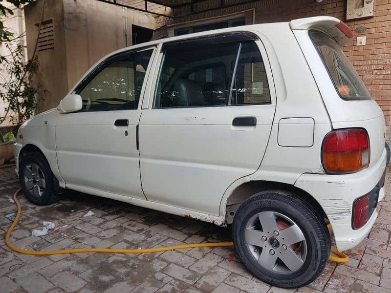 Daihatsu Cuore 2000 13