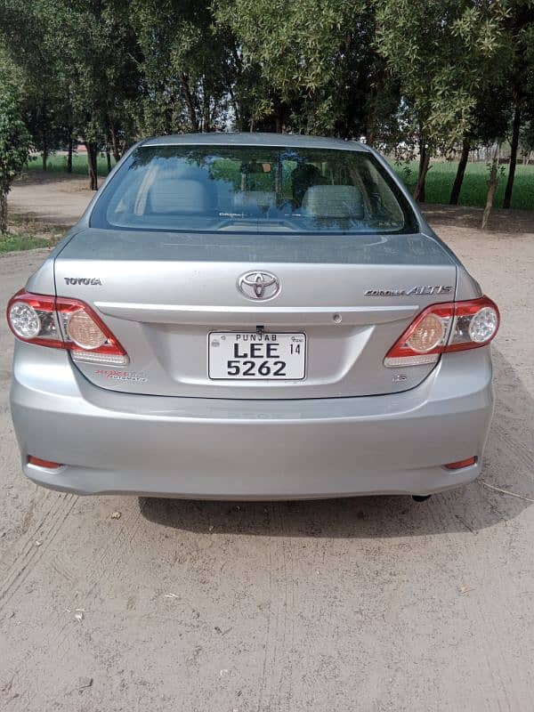 Toyota Corolla 1.6 Altis 2014 automatic 5