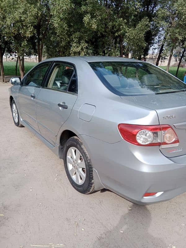 Toyota Corolla 1.6 Altis 2014 automatic 6