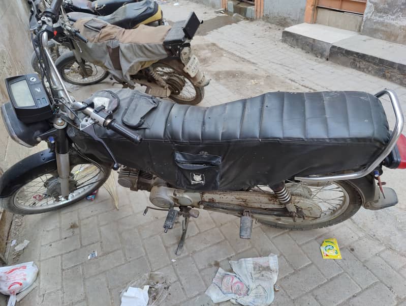 Honda CD 70 2018 karachi no 1