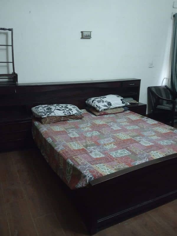 Furnish room available in upper portion in G10/1 for Male 0