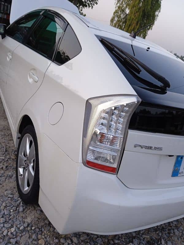 Toyota Prius 2011 7