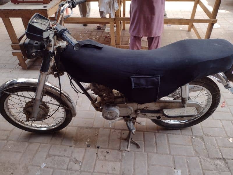 SUPER POWER 125 2015 MODEL Karachi num PERFECT CONDITION vvip engine 1