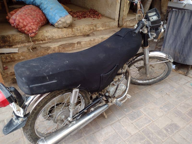 SUPER POWER 125 2015 MODEL Karachi num PERFECT CONDITION vvip engine 4