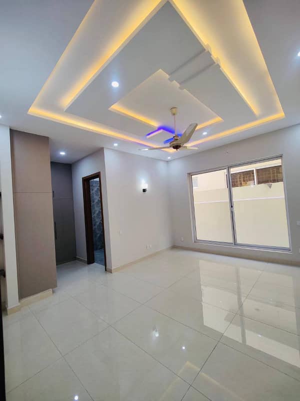 1 KANAL UPPER PORTION AVAILABLE FOR RENT 1