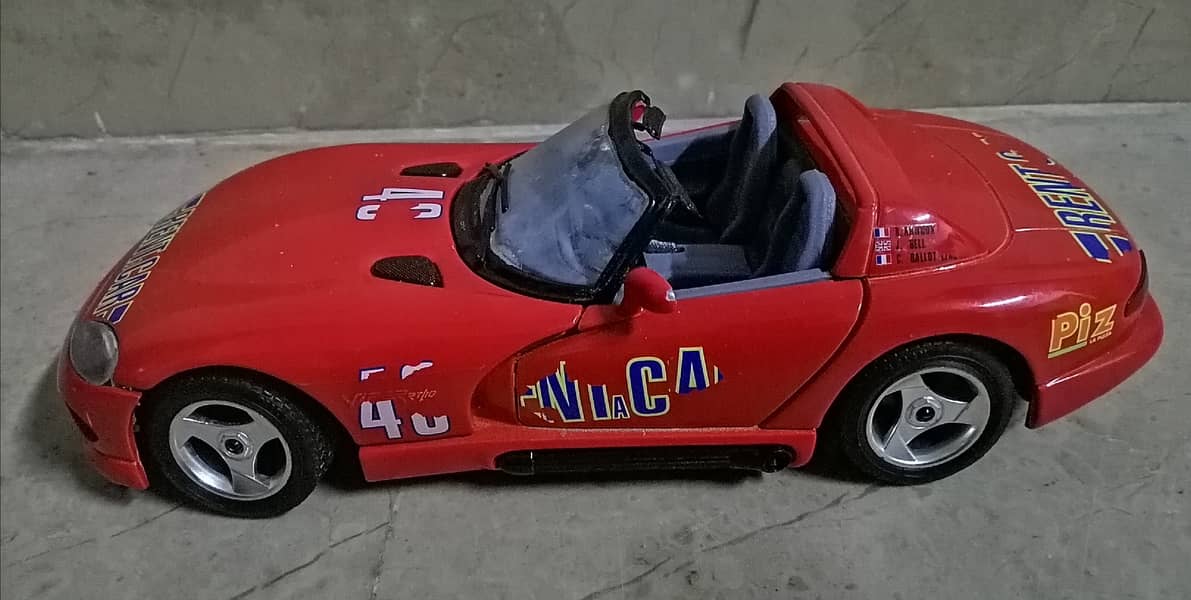 Diecast Bburago Dodge Scale 1/24 Made in Italy(Ready description 1st) 16