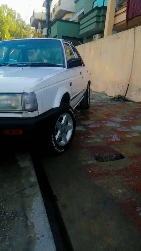 Nissan Sunny 1988 14