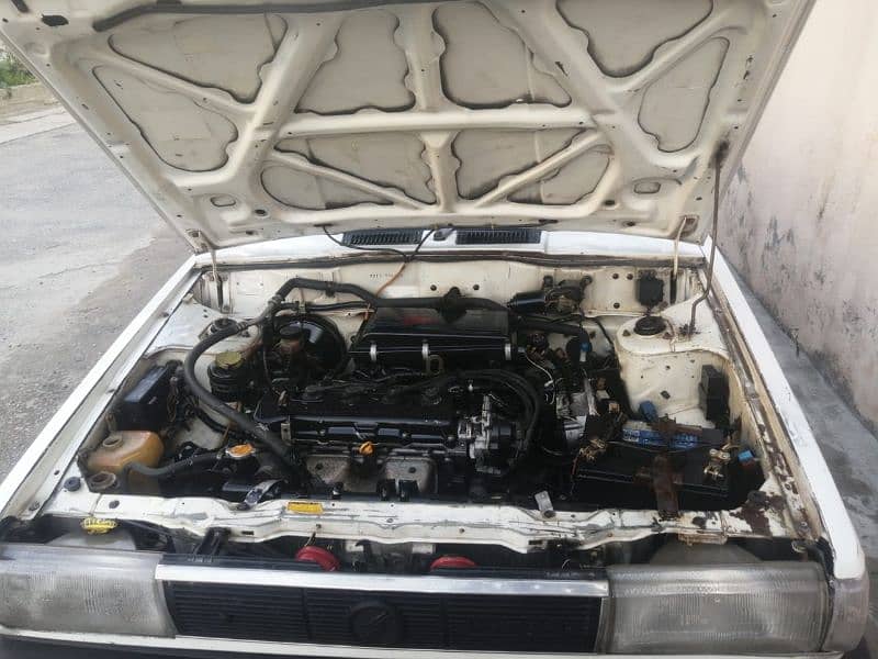 Nissan Sunny 1988 18