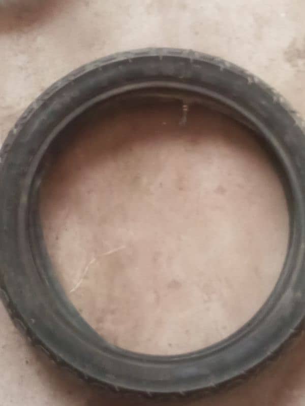 Daluxe  front and rear tyres and tubes in best condition 2