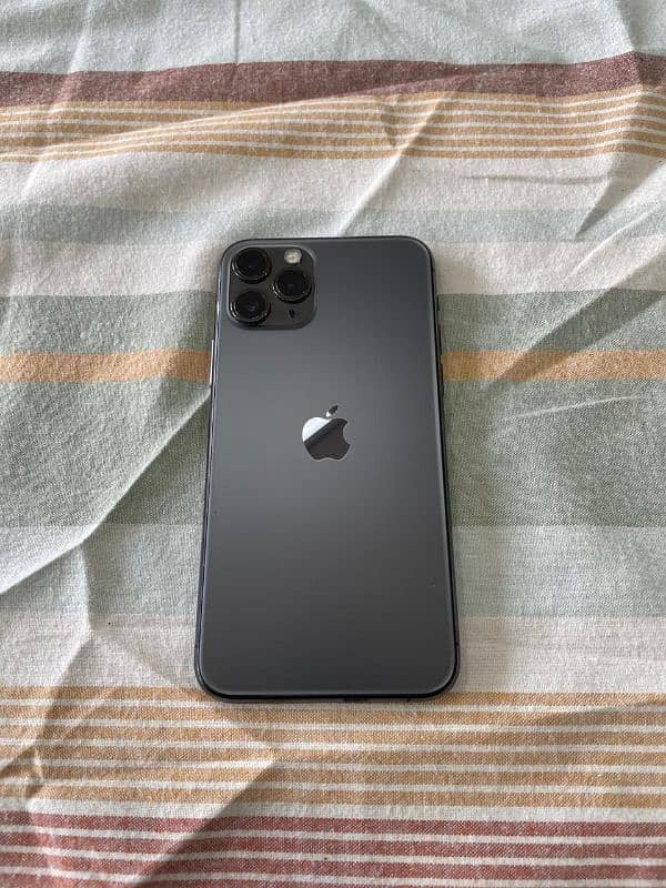 IPHONE 11 PRO 1