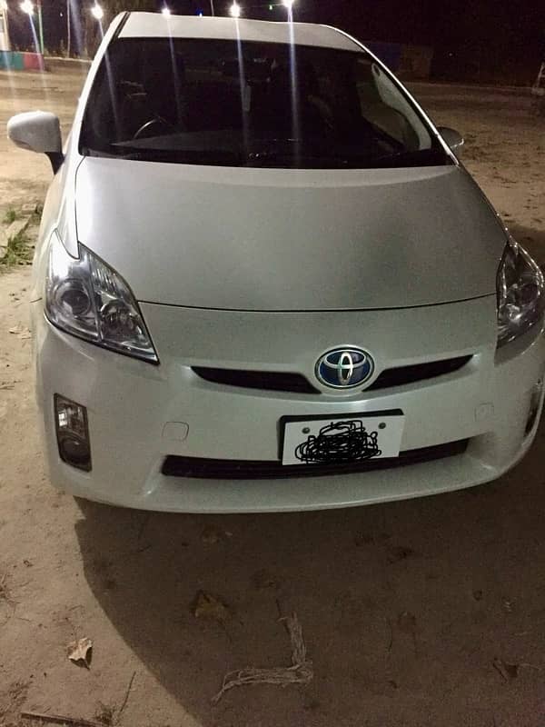 Toyota Prius 2011 1