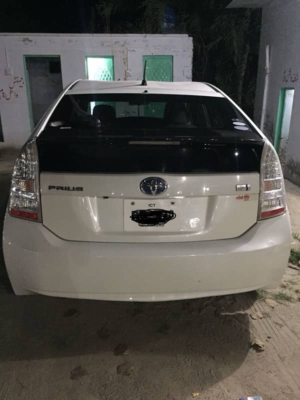 Toyota Prius 2011 7