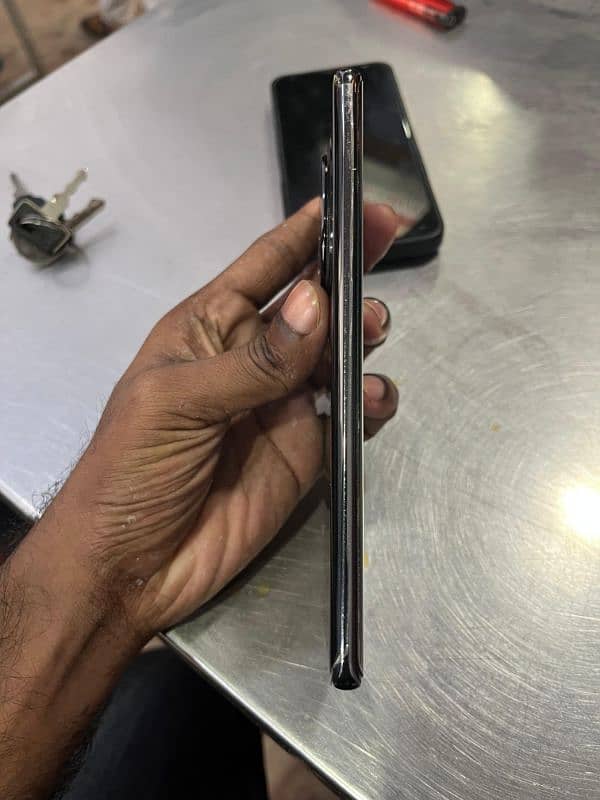 Infinix zero 40 ( warranty available ) 3