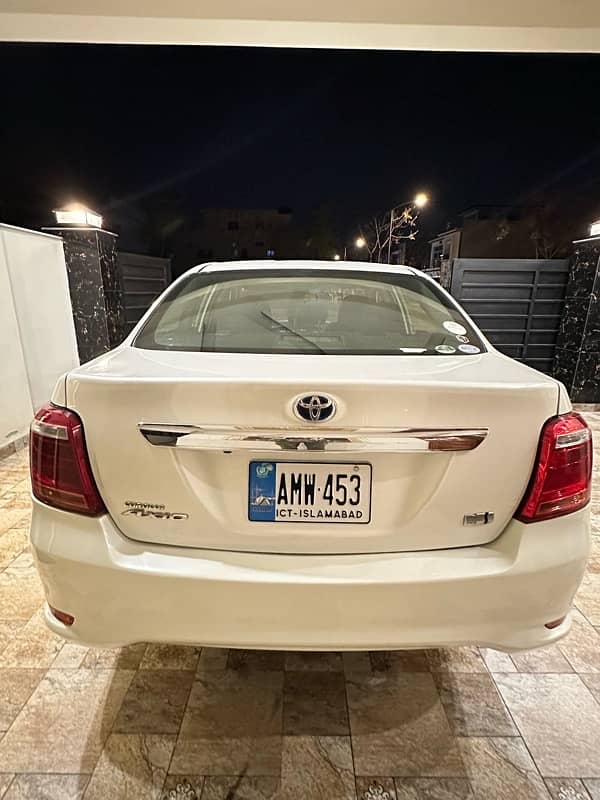 Toyota Corolla Axio 2015 Hybrid G 7