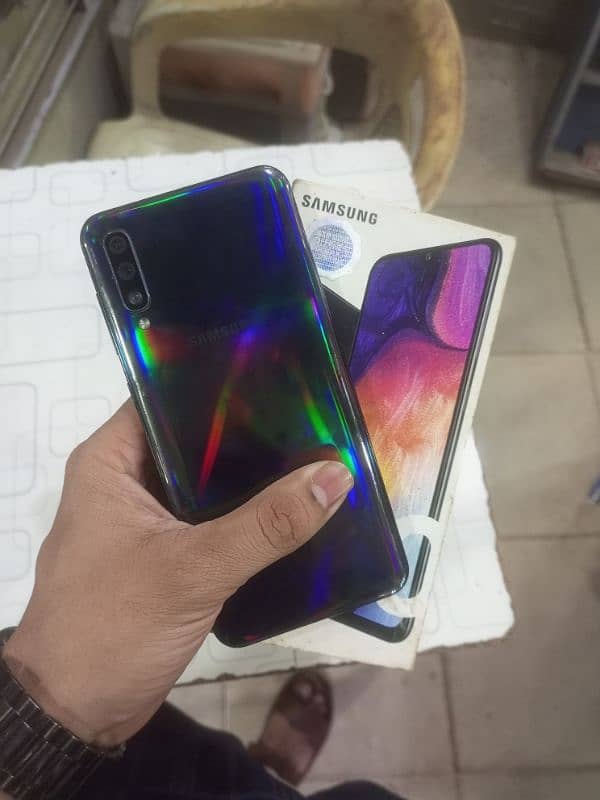 Samsung A50 Good condtion 4GB 128GB Seald set complet saman Pta aprove 0