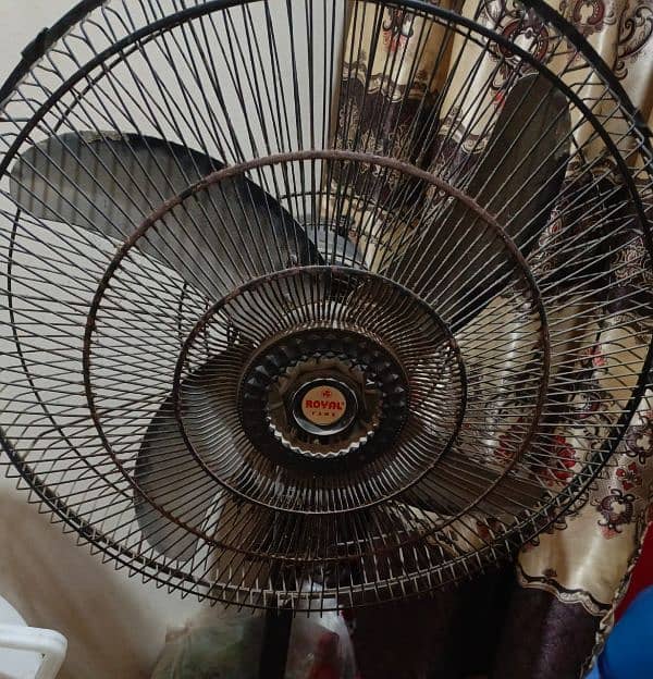 Royal standing fan 0