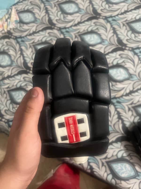 gray nicolls gloves for left hand batsman 2