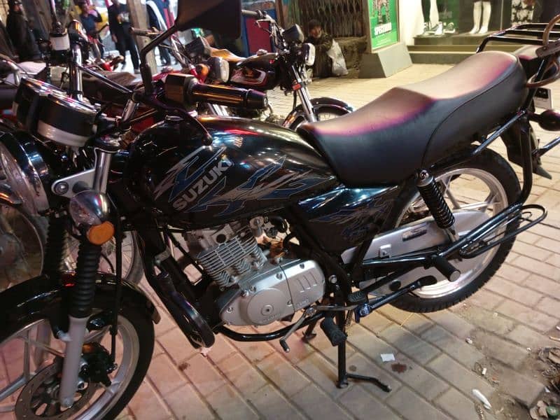 Suzuki gs150 2022 0