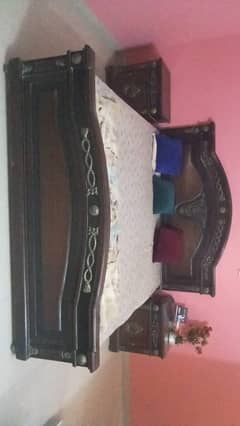 Selling my bed set with dressing table and 3door almari