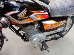 Honda 125 Karachi number 22 model