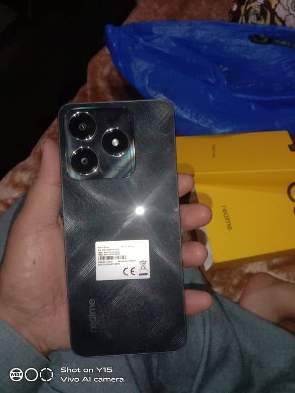 Realme C61 0