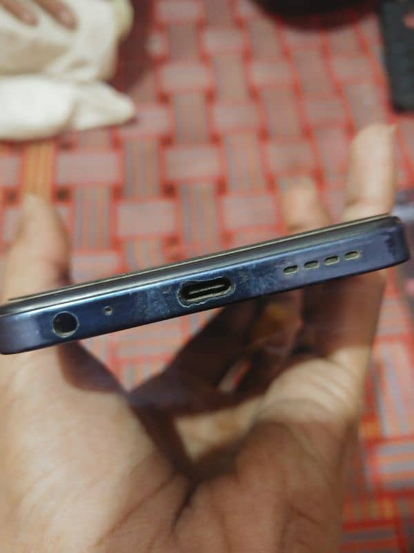 Infinix Hot 40i 7