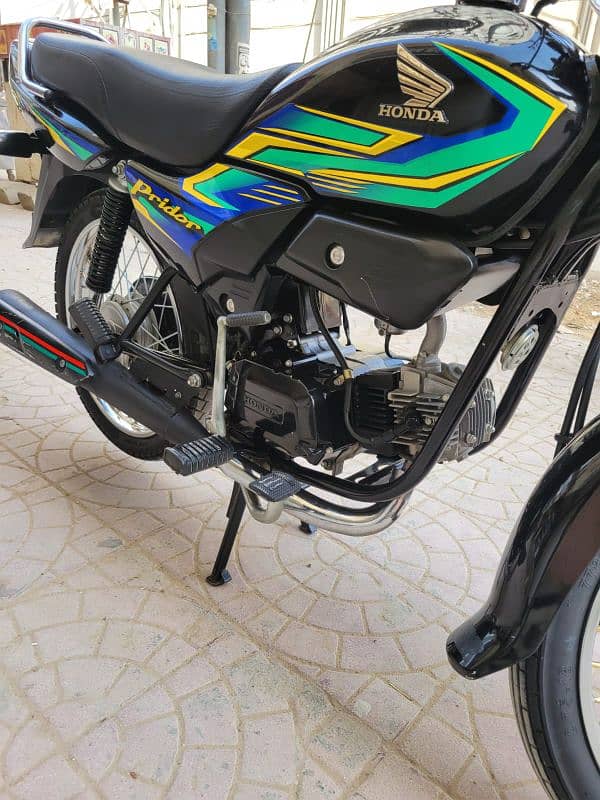 Honda pridor black colour  just new bike 10