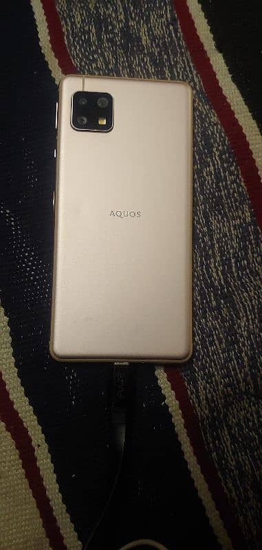 Sharp Aquos sens 5G 1