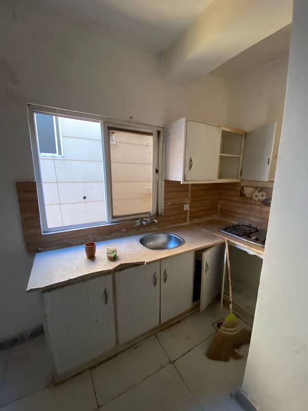 One bedroom unfurnished flat available for rent in E11/2 4