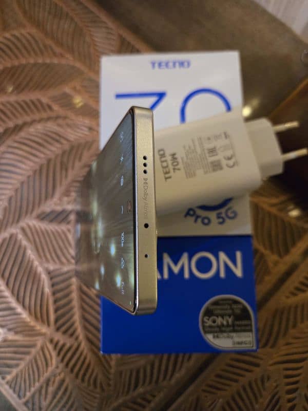 Tecno Camon 30 Pro 5G 12/512 Gb Mint 4