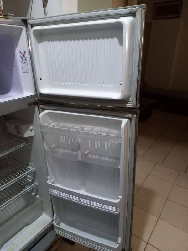 Singer Fridge For Sale 3