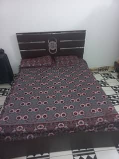 Queen size bed with mattress