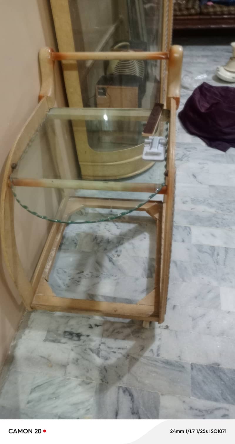 Trolley wooden 1. glass rack hai uper ka 1