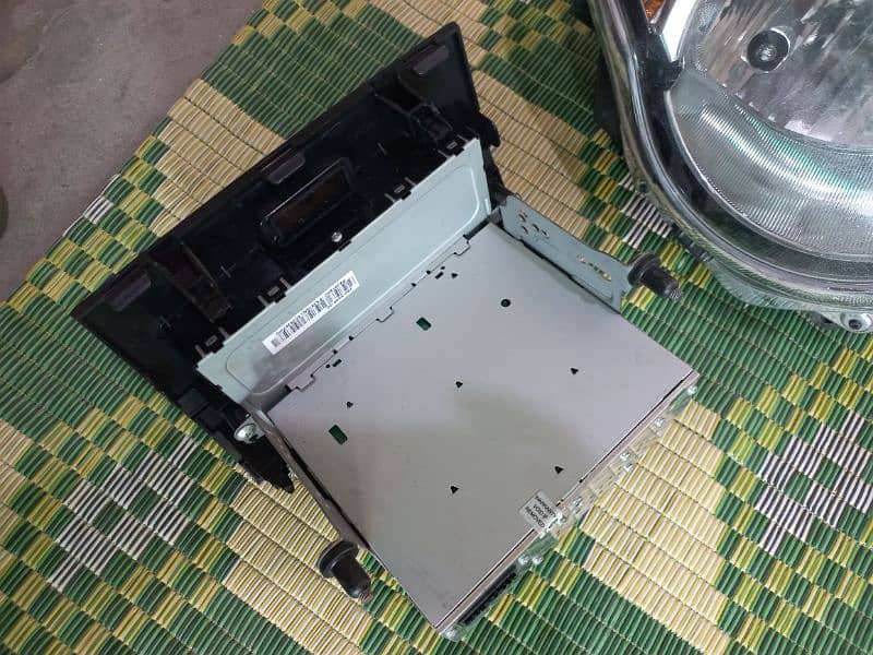 Nissan Audio Cd Player ,  Only Aux Available 2