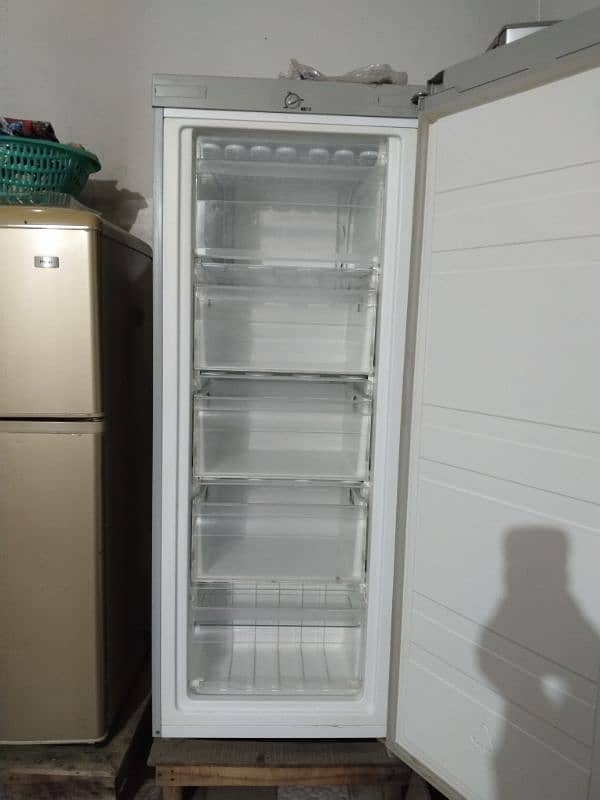 Kenwood vertical deep freezer 5