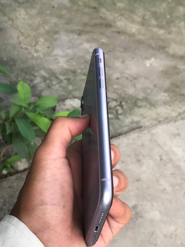 iphone 11 64 gb 9/10 2