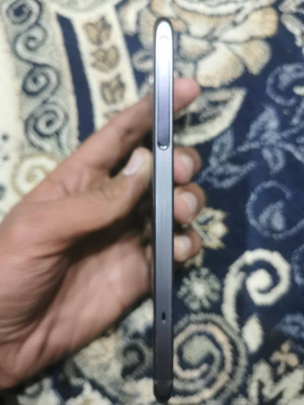Aquos SH-04H 3