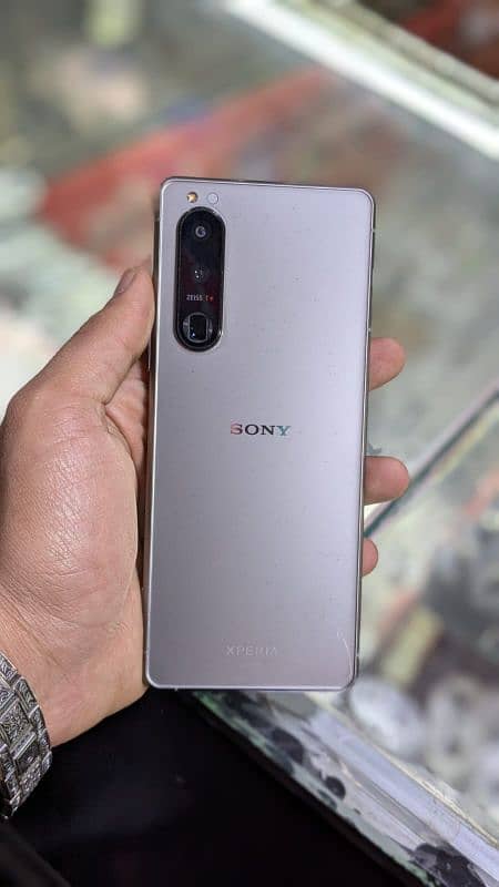 Sony expriya 5 Mart 3 4