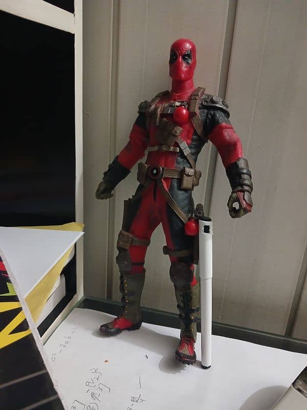 dead pool heavy pvc action figure. 0
